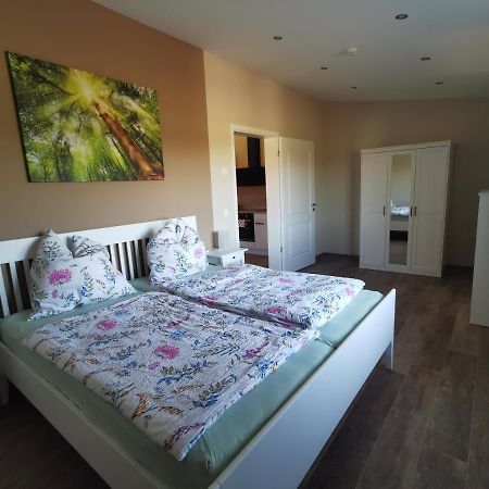 Ferienwohnung Gestuet Von Erden Хаслох Экстерьер фото
